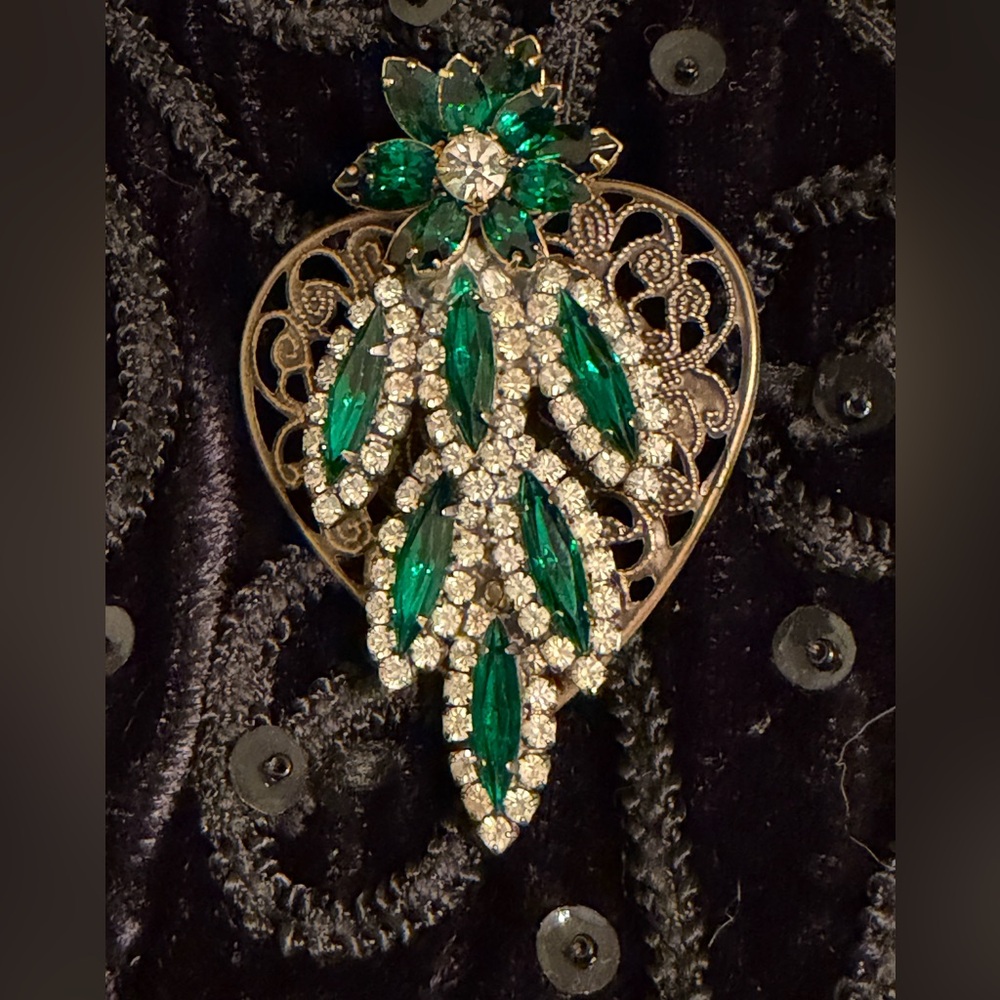 OOAK Emerald Crystal Filigree Heart Pendant Brooch - Green